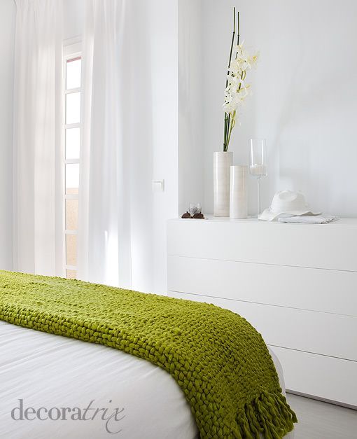Dormitorio decorado en blanco Dormitorio decorado en blanco