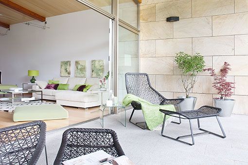terraza-con-muebles-de-patricia urquiola terraza-con-muebles-de-patricia urquiola