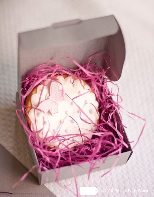 cajitas personalizadas con una galleta decorada. cajitas personalizadas con una galleta decorada.