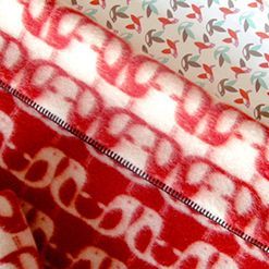 mantas-infantiles-isak-strawberry-penguin-blanket mantas-infantiles-isak-strawberry-penguin-blanket