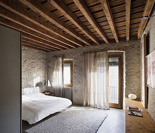 casa_rehablitada_girona_dormitorio casa_rehablitada_girona_dormitorio