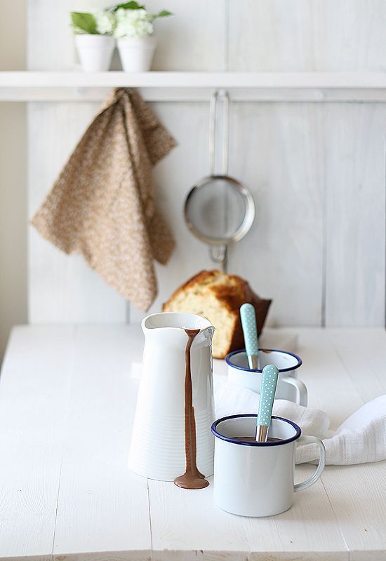 Chocolate a la taza con churros Chocolate a la taza con churros