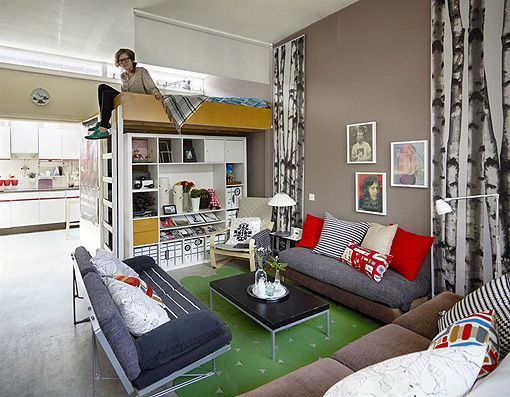 Cómo aprovechar el espacio en un mini apartamento Librería es un altillo para ganar metros en un mini apartamento