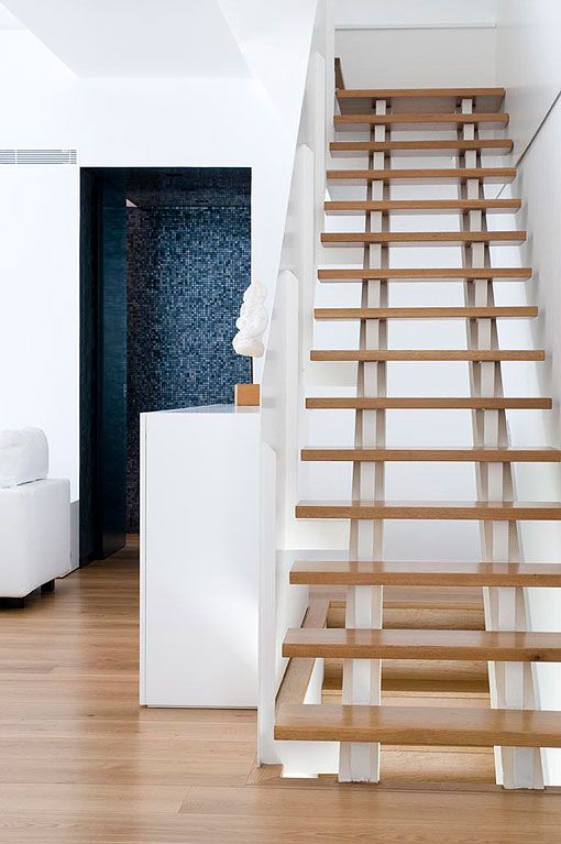 Pasillo revestido de negro Distribuidor revestido de negro