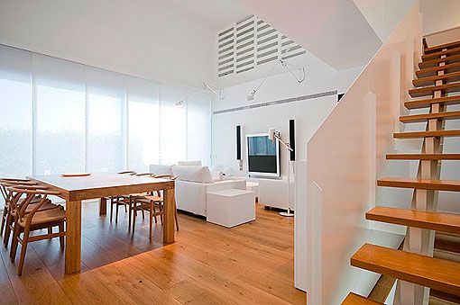 Escaleras de madera Casa de dos plantas