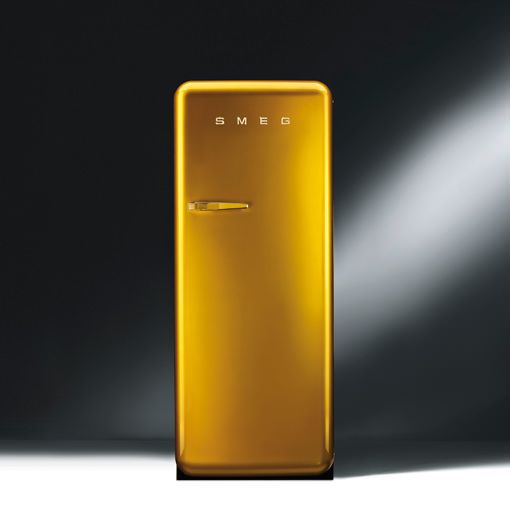 novedades de cocina frigorífico dorado de Smeg con cristales de Swarovsky  novedades de cocina frigorífico dorado de Smeg con cristales de Swarovsky