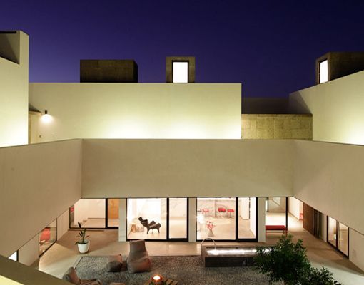 hotel-rural villa extramuros en-portugal-vista-patio de noche hotel-rural villa extramuros en-portugal-vista-patio de noche