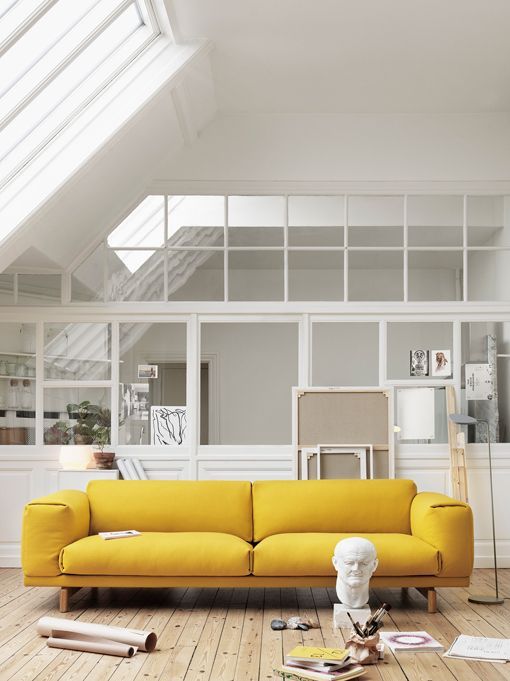 Novedades de primavera 2014: Sofá con tapicería amarilla de Muuto Novedades de primavera 2014: Sofá con tapicería amarilla de Muuto