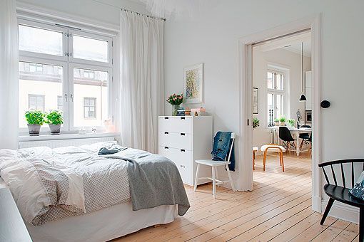 Dormitorio en un apartamento femenino Dormitorio en un apartamento femenino