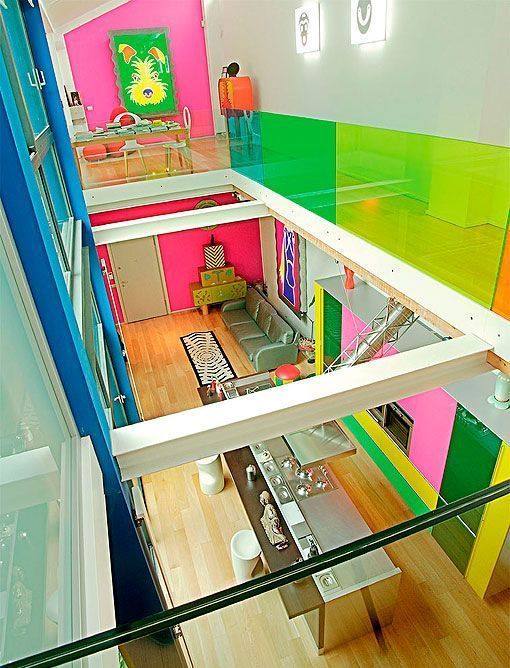 Loft colorista de la diseñadora Anna Gilli Loft colorista de la diseñadora Anna Gilli