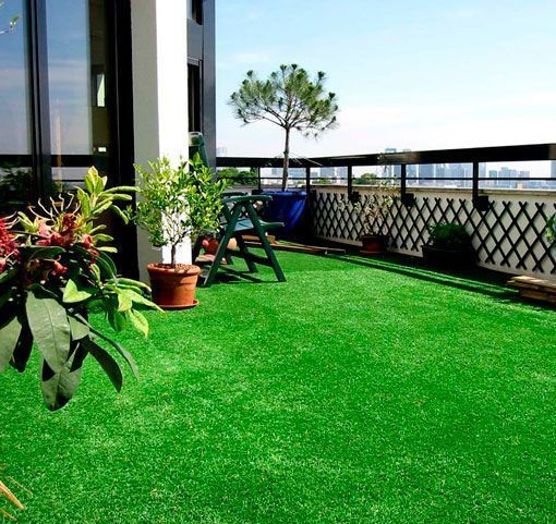 terrazas-urbanas-con-césped-artificial