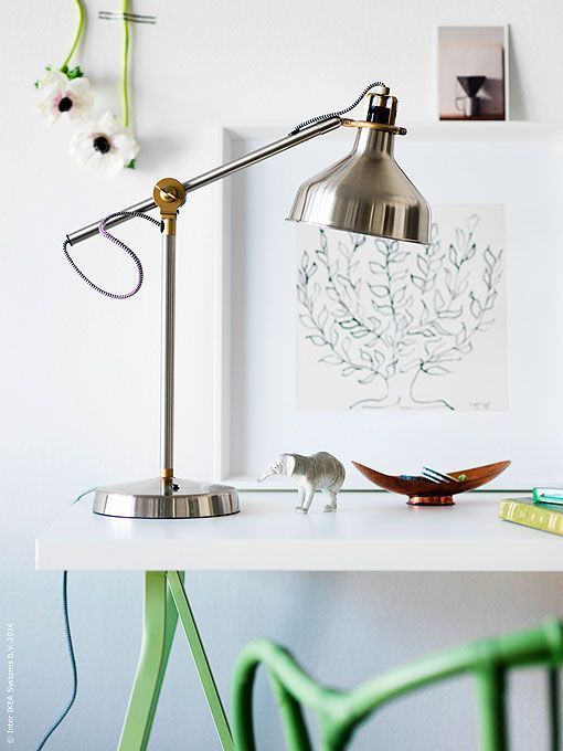 Crear una zona de trabajo en casa: lámpara de mesa Crear una zona de trabajo en casa: lámpara de mesa