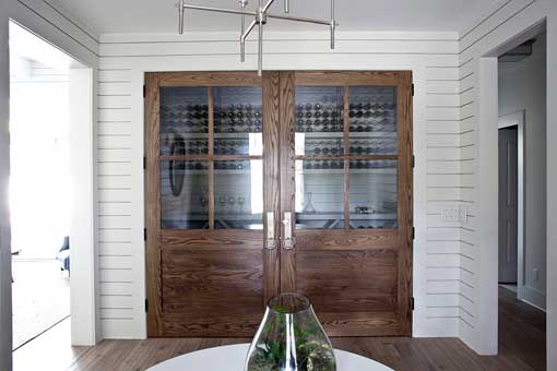 Bodega de una casa de campo de estilo rústico contemporáneo Bodega de una casa de campo de estilo rústico contemporáneo