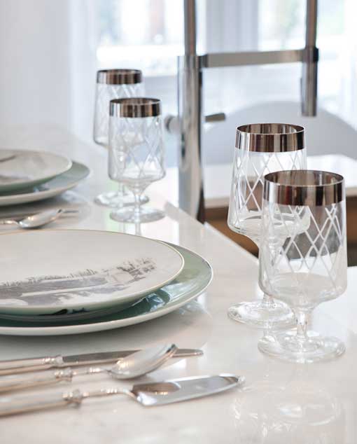 Mesa decorada con vajilla de Vista Alegre por Beatriz Silveira en Casa Decor Mesa decorada con vajilla de Vista Alegre por Beatriz Silveira en Casa Decor