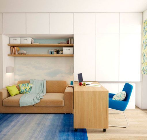 Mesa de trabajo junto al sofá Mesa de trabajo junto al sofá