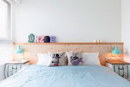 Dormitorio con una decoración femenina Dormitorio con una decoración femenina