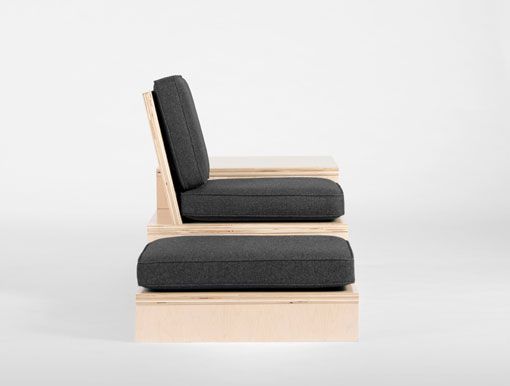 Steps, escalera con un asiento con respaldo Steps, escalera con un asiento con respaldo
