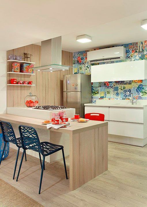 Dos decoraciones diferentes: cocina femenina Dos decoraciones diferentes: cocina femenina