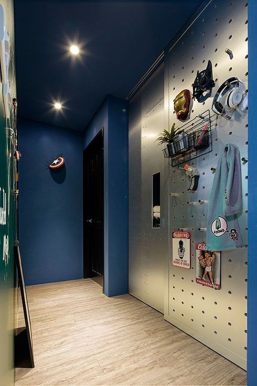 Apartamento juvenil y moderno: recibidor Apartamento juvenil y moderno: recibidor