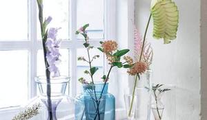 decorar-las-ventanas-con-floreros.jpg