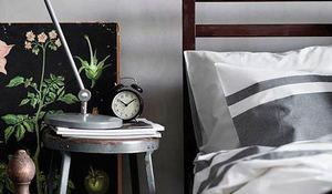 dormitorios-decorados-en-gris.jpg