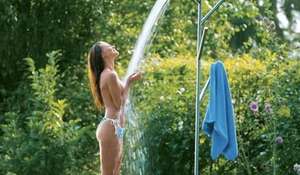 duchas-minimalistas-para-jardines-y-terrazas.jpg