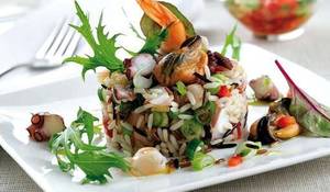 ensalada-de-arroz-con-frutos-del-mar.jpg
