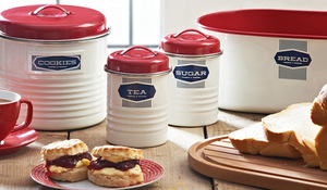 Hong Kong Fail Houseware: botes de cocina vintage en rojo y blanco