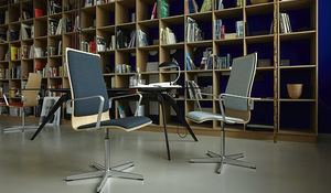 fritz-hansen-reedita-la-silla-oxford-de-arne-jacobsen-en-su-50o-aniversario.jpg