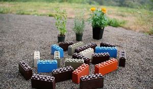 jardineras-hechas-con-bloquesde-plastico.jpg