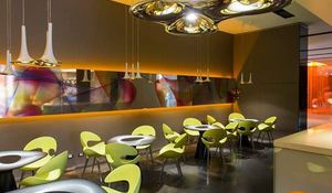 karim-rashid-redisena-el-nhow-bar-de-milan.jpg