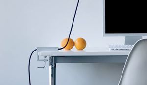 lampara-de-mesa-minimalista.jpg