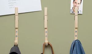 pinzas-de-la-ropa-convertidas-en-perchas-de-pared.jpg