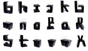 sillas-con-forma-de-letras.jpg