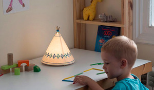 tipi-encantadora-lampara-de-mesa.jpg