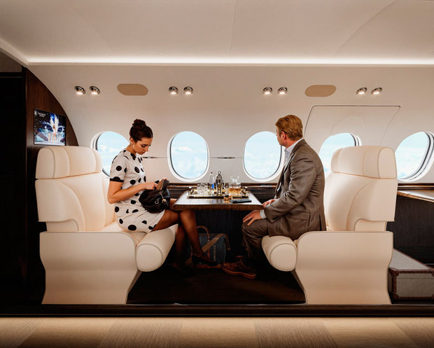 Render interior de un jet privado