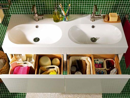 mueble de lavabo en orden