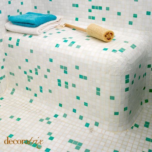 Asiento de obra en el interior de la ducha