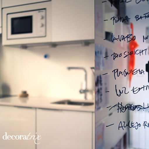 Pared convertido en tablero de notas