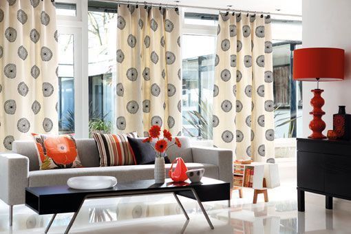 salon-tonos-grises-y-rojo