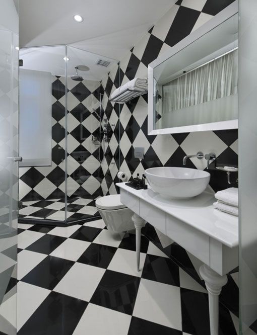 the-club-blanco-y-negro