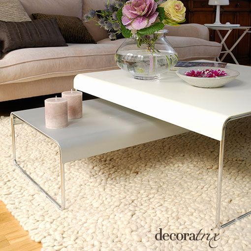 Salón de estilo moderno/mesas de centro en perpendicular