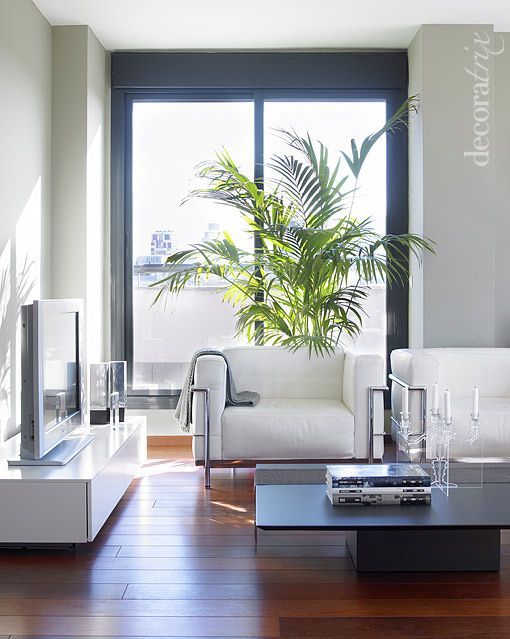 Salón de diseño en un ático moderno