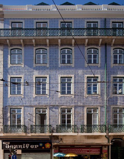 casa rehabilitada en Lisboa ventans y balcones