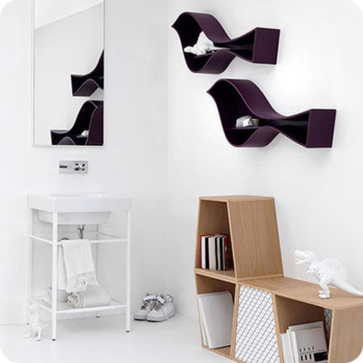 Estantería para twitteros en el baño