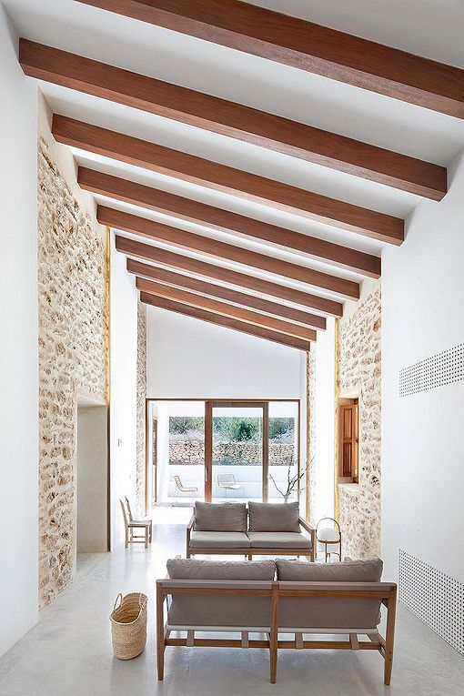 Casa payesa en Formentera, con techos inclinados