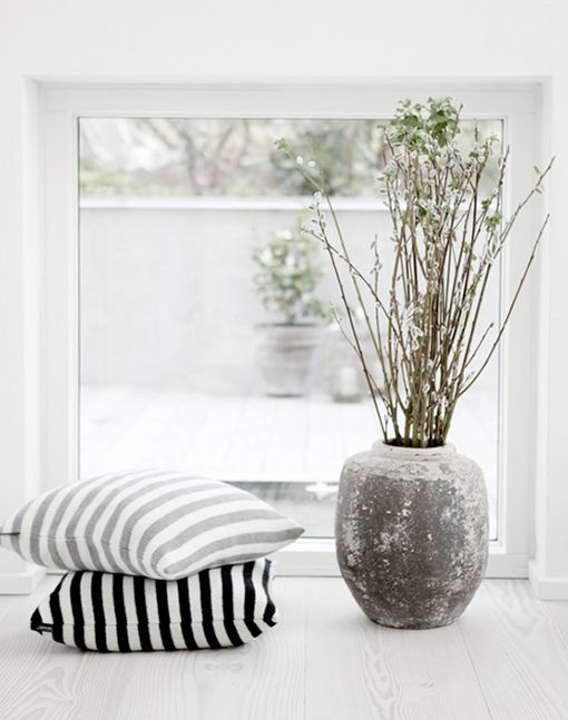 Casa moderna decorada en blanco, que respira armonía y tranquilidad