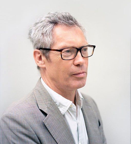 Mesa y sillas en Corian y madera de Jasper Morrison para Maruni