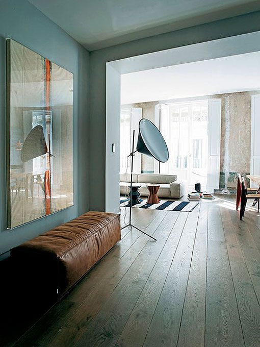 Maderas nobles en un diseño interior moderno