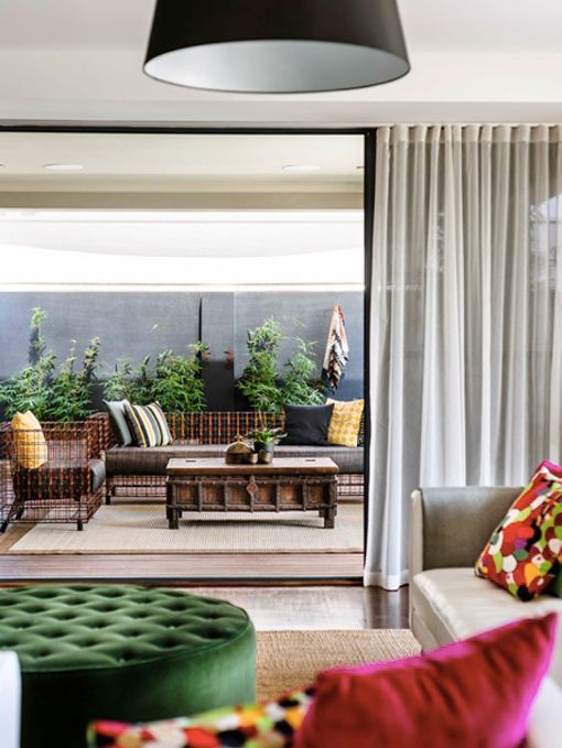 zona de estar en una casa relajada y luminosa